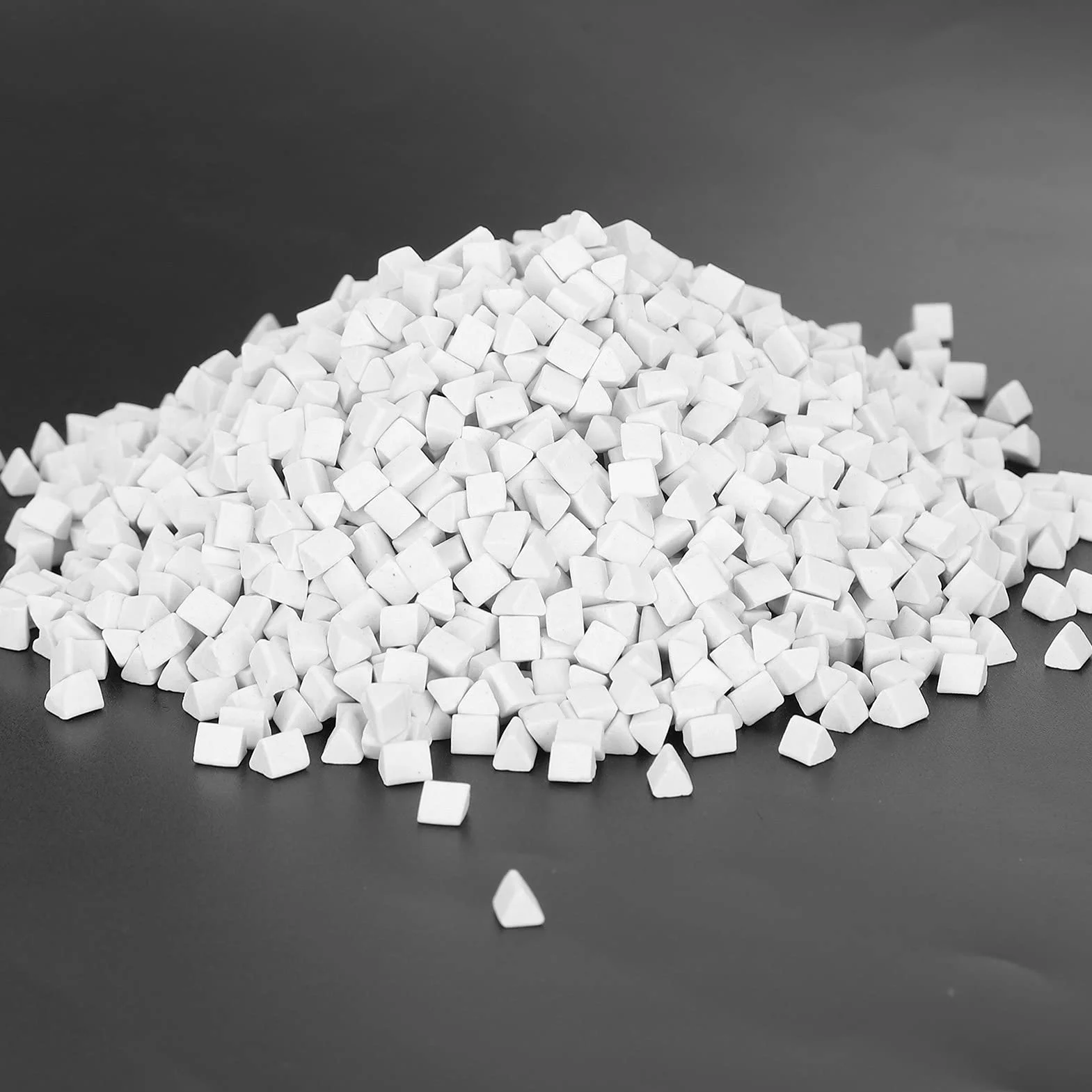 Ceramiczne Trójkątne Granulki do Polerowania Wibracyjnego 0,2 Cala