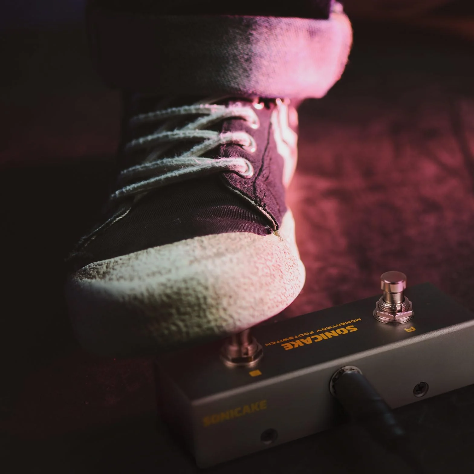 SONICAKE Podwójny przełącznik nożny do gitary 6,35 mm mini z kablem TRS