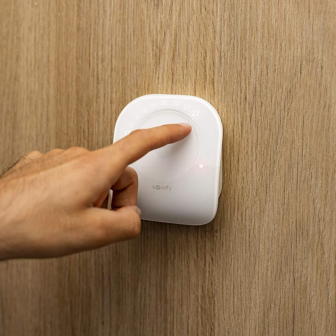 Somfy Termostat podłączony przewodowy V2 Suchy Kontakt