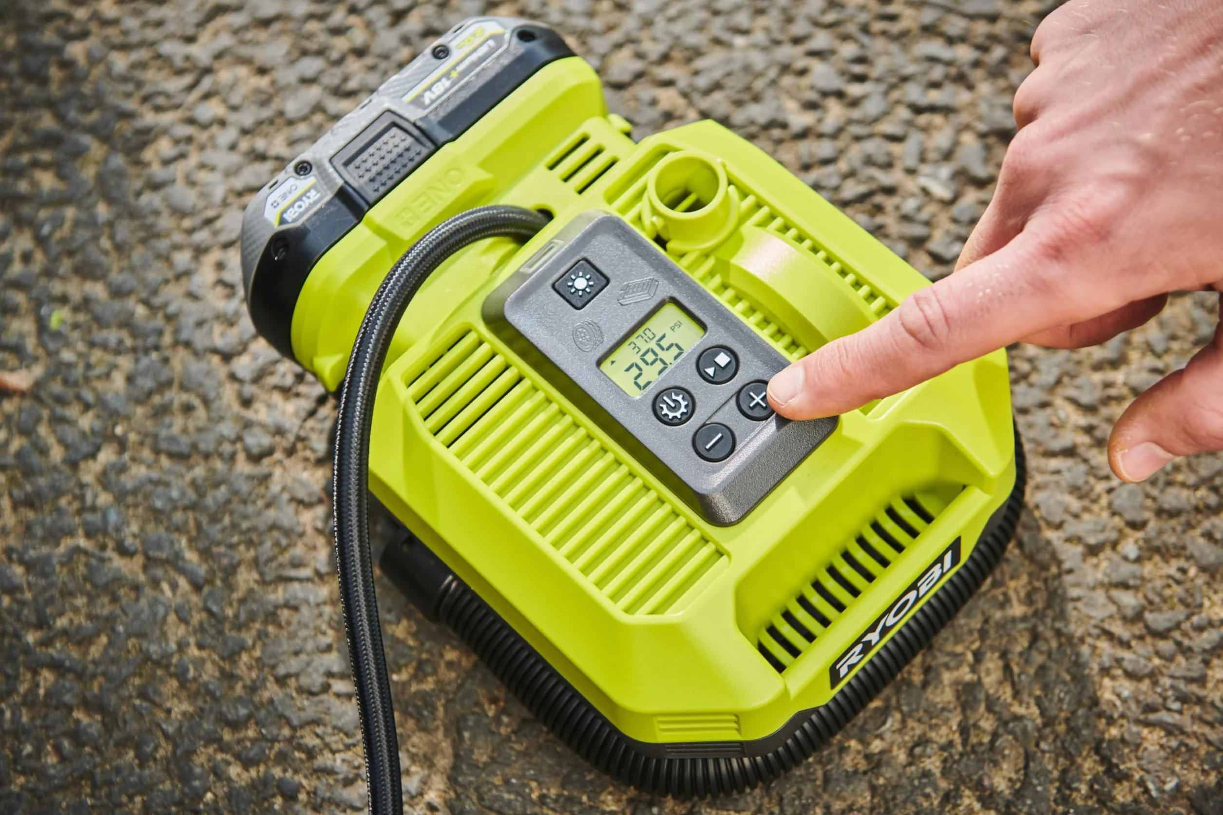 Ryobi RMI18 Bezprzewodowa sprężarka i pompka 18 V ONE+ 11 barów 500 l/min