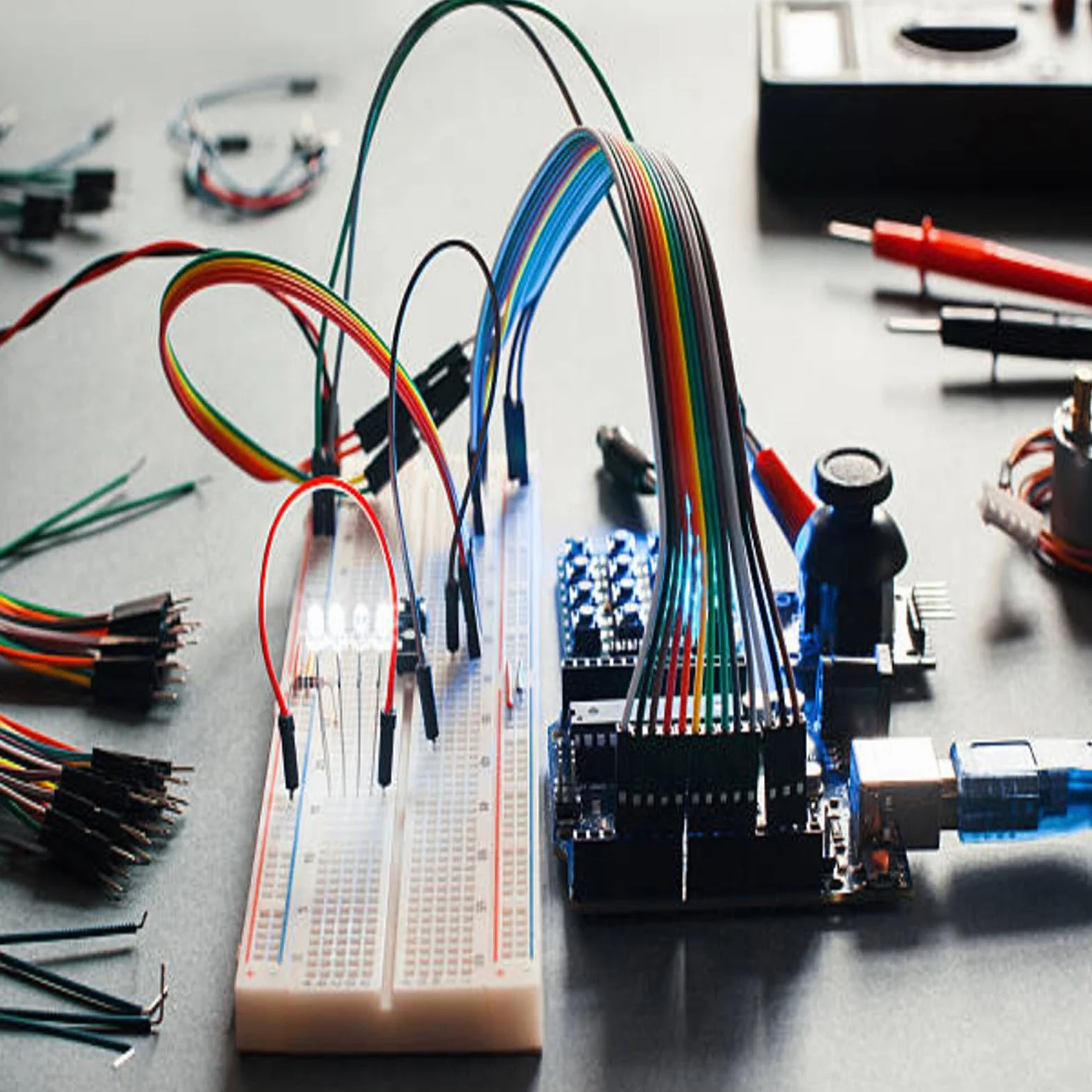 QUARKZMAN Damski do żeński 4Pin Breadboard Jumper Wire 2,54 mm Pitch Pojedynczy rząd Kabel płaski 30 cm Długość Opakowanie 10 wielokolorowy