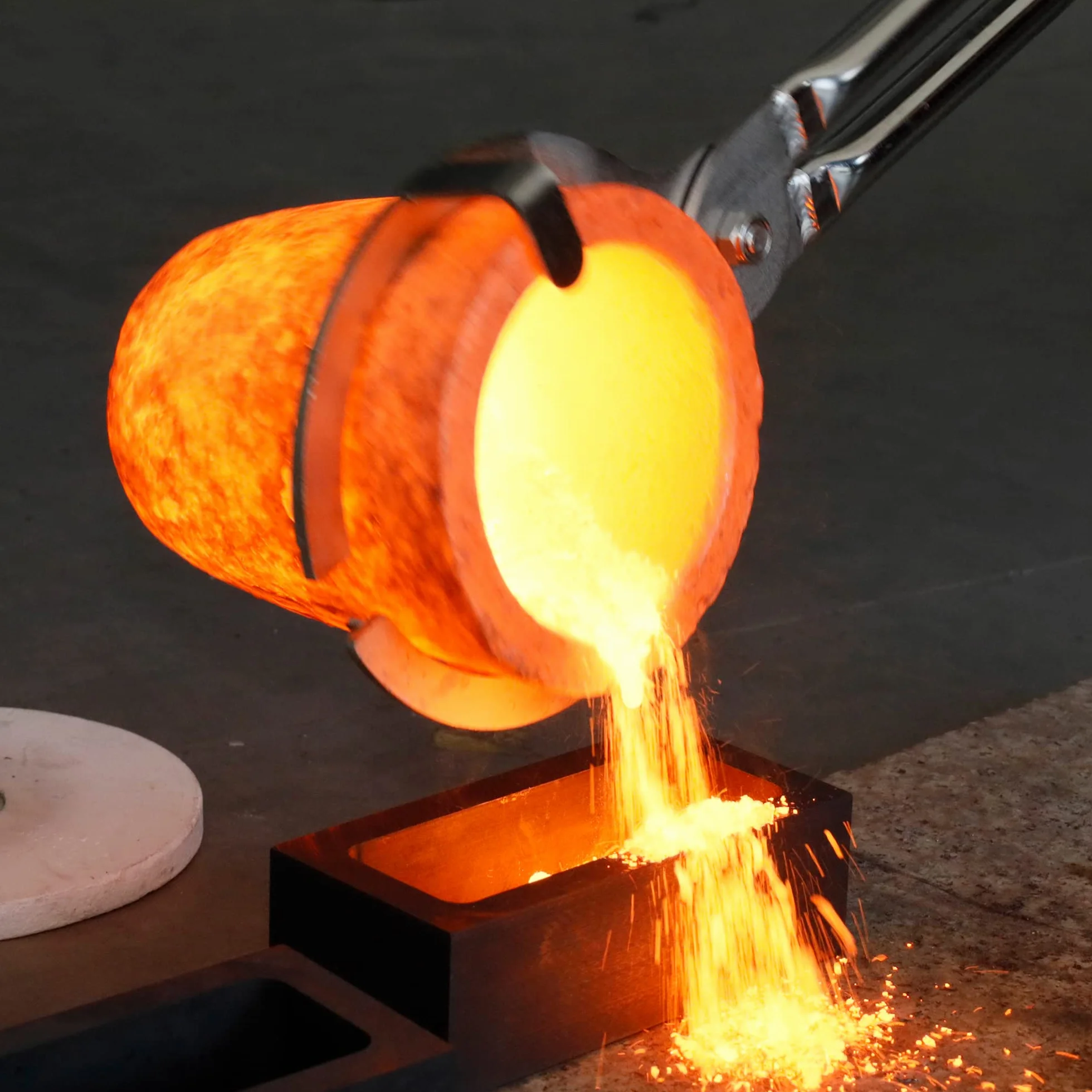 Tygiel grafitowy z węglika krzemu 6 kg 640 ml do topienia metalu 1800°C aluminium złota srebra miedzi