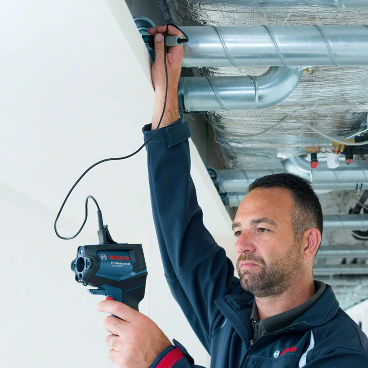 Bosch Professional Termometr na podczerwień GIS 1000 C (funkcja aplikacji, zakres temperatury: –40°C do 1000°C, 4 baterie AA, opakowanie kartonowe)