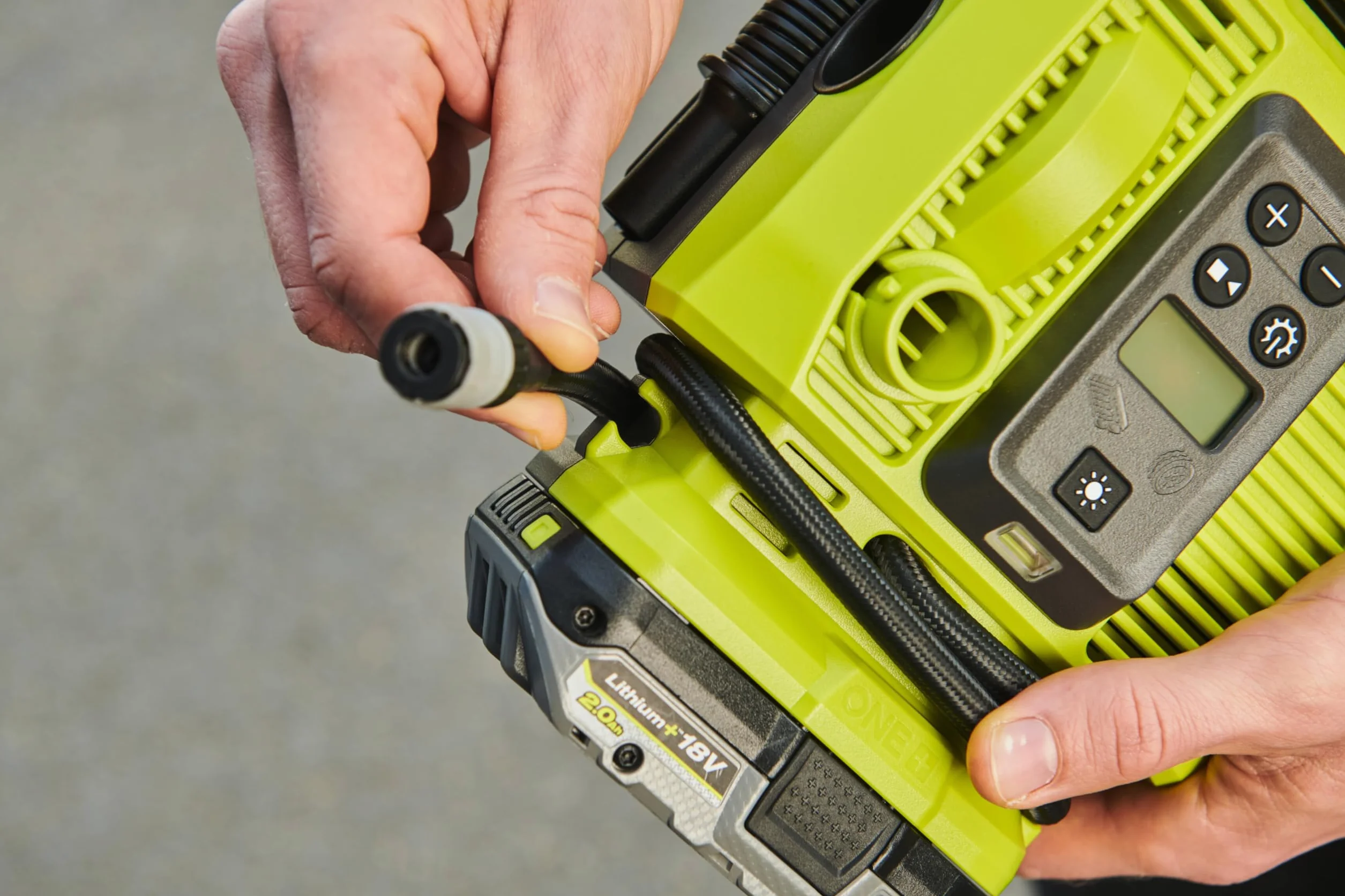 Ryobi RMI18 Bezprzewodowa sprężarka i pompka 18 V ONE+ 11 barów 500 l/min